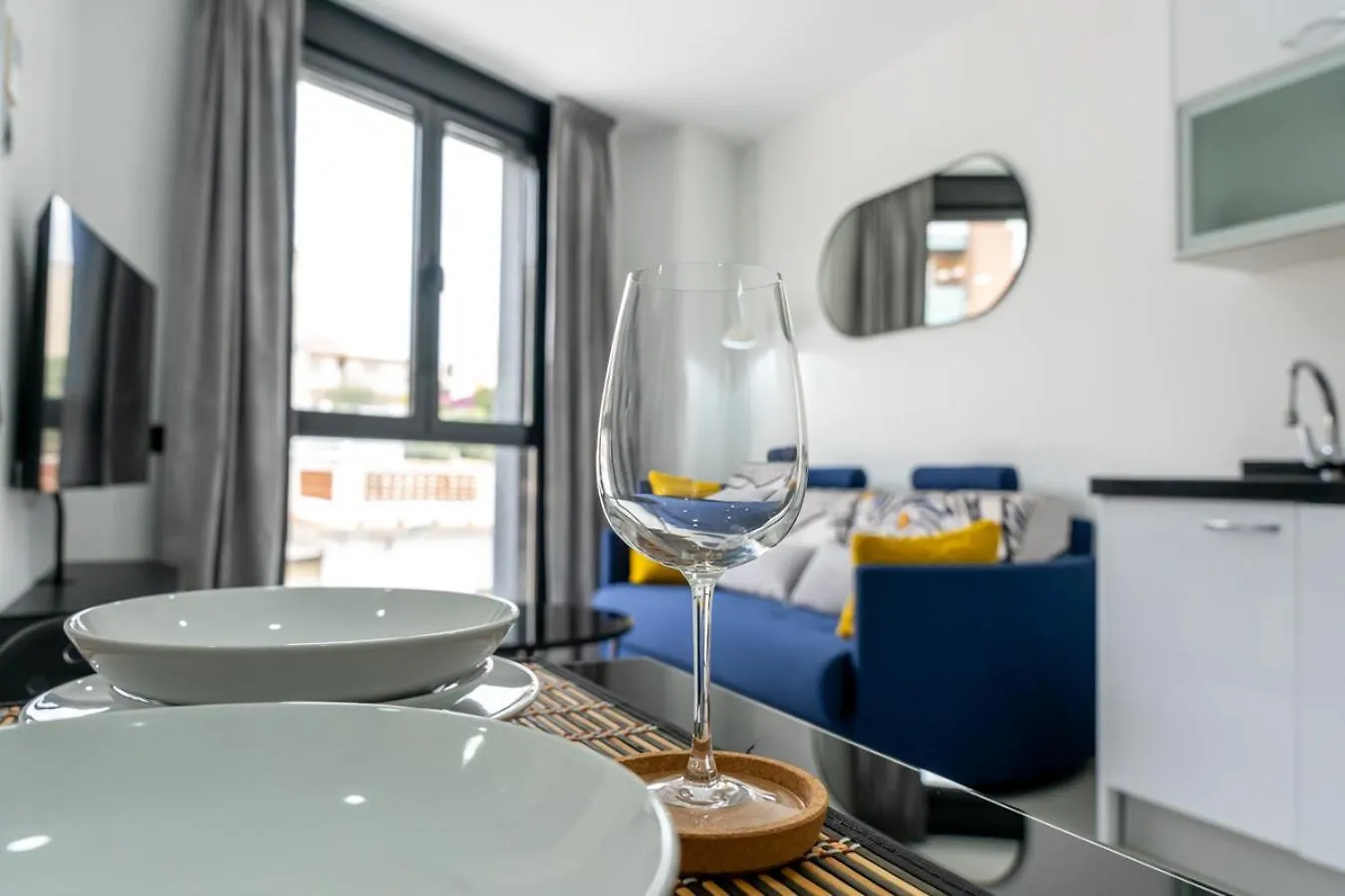 Modern Wave Escape Apartment With Private Parking And Rooftop Pool By Namaste Elite Torremolinos