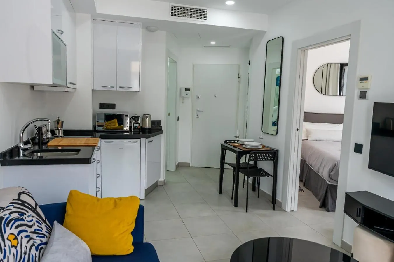 Modern Wave Escape Apartment With Private Parking And Rooftop Pool By Namaste Elite Torremolinos 0*,  Spanje