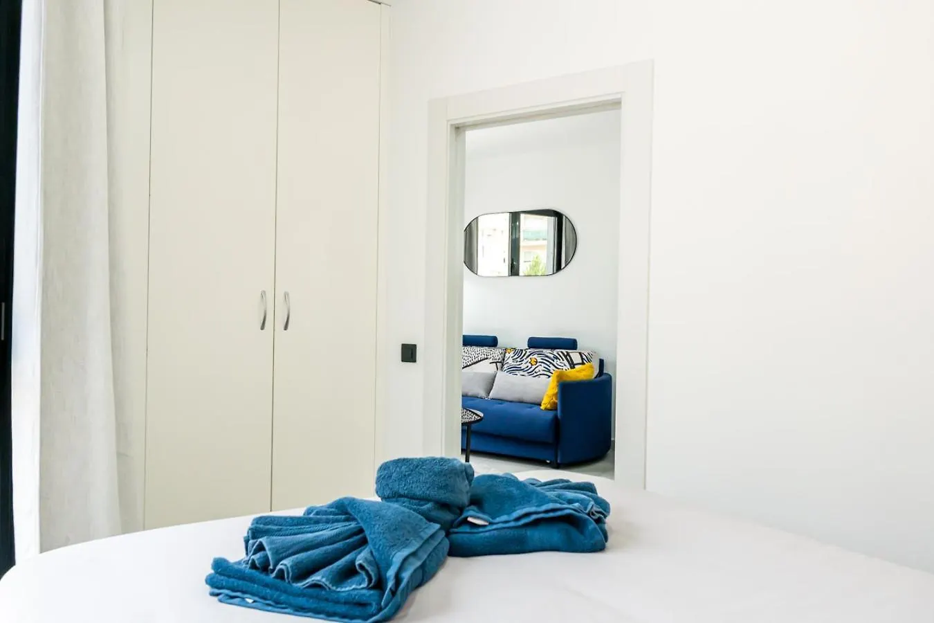 Modern Wave Escape Apartment With Private Parking And Rooftop Pool By Namaste Elite Torremolinos