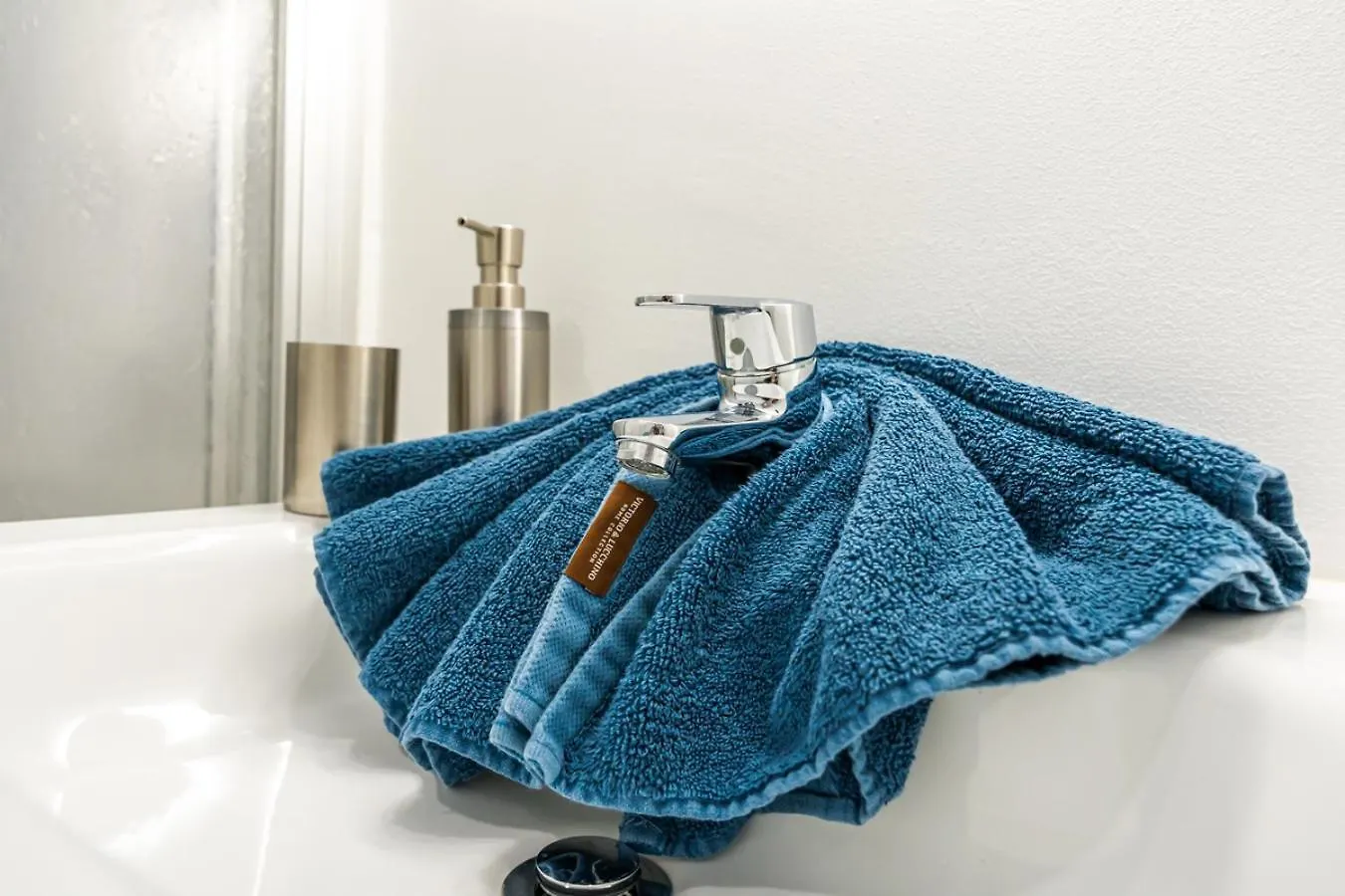 Modern Wave Escape Apartment With Private Parking And Rooftop Pool By Namaste Elite Torremolinos Spanje
