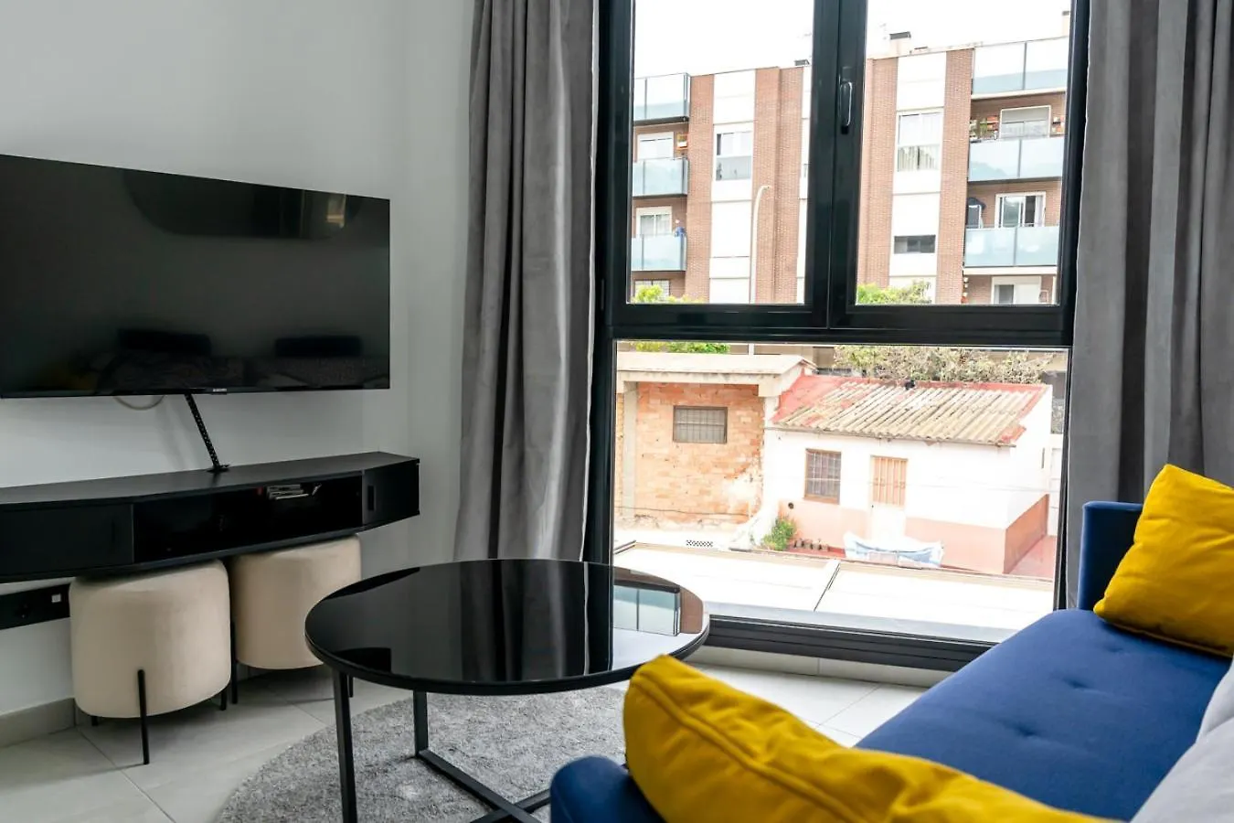 Modern Wave Escape Apartment With Private Parking And Rooftop Pool By Namaste Elite Torremolinos Spanje